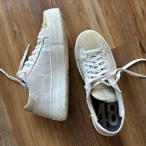 Patent leather platform P448 sneakers with fur detail size 39